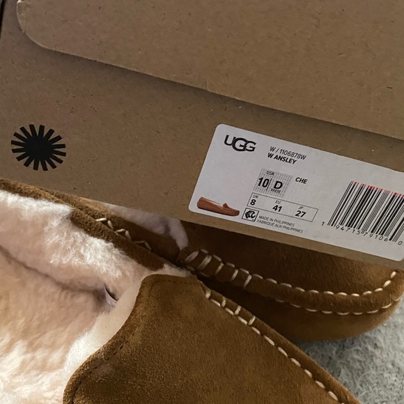 UGG • Ansley Moccasins • Women’s - Picture 15 of 15